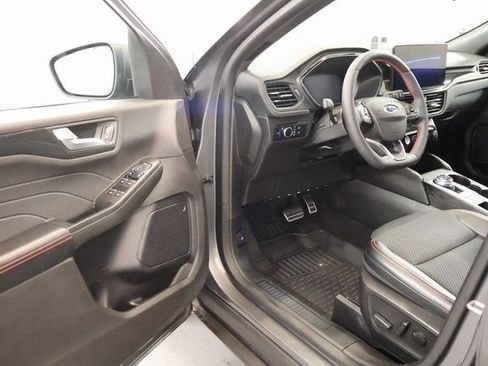 Used 2023 Ford Escape ST-Line w/ Tech Pack #1 AWD/4WD image 9