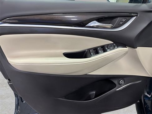 Used 2019 Buick Enclave Essence image 37