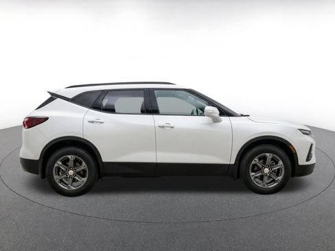 Used 2025 Chevrolet Blazer LT FWD image 13