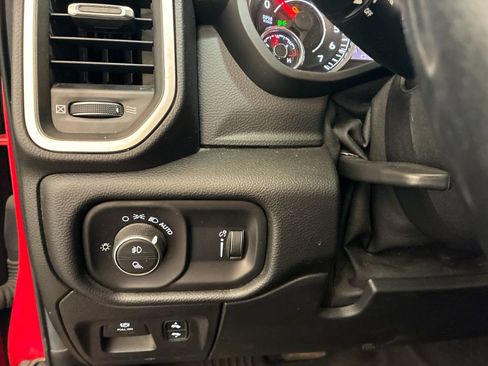 Used 2020 RAM 1500 Big Horn AWD/4WD image 20
