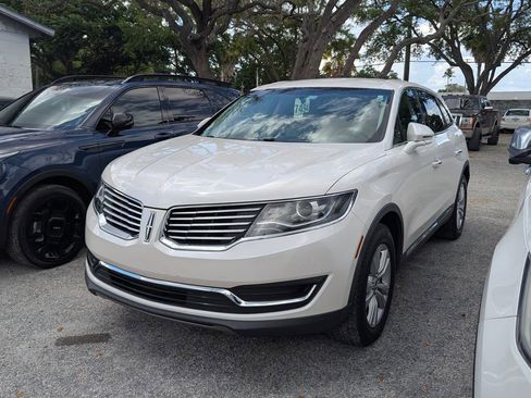 Used 2018 Lincoln MKX Premiere image 12