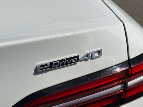 Used 2024 BMW i5 eDrive40i w/ M Sport Package RWD image 37