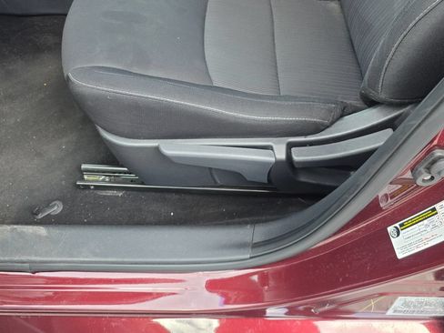 Used 2024 Nissan Sentra SV FWD image 17