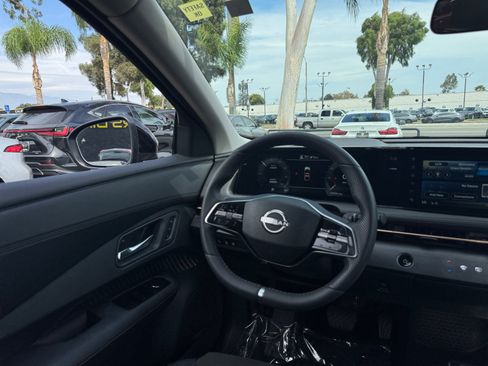 Used 2024 Nissan Ariya FWD image 22