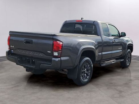 Used 2022 Toyota Tacoma SR5 AWD/4WD image 4