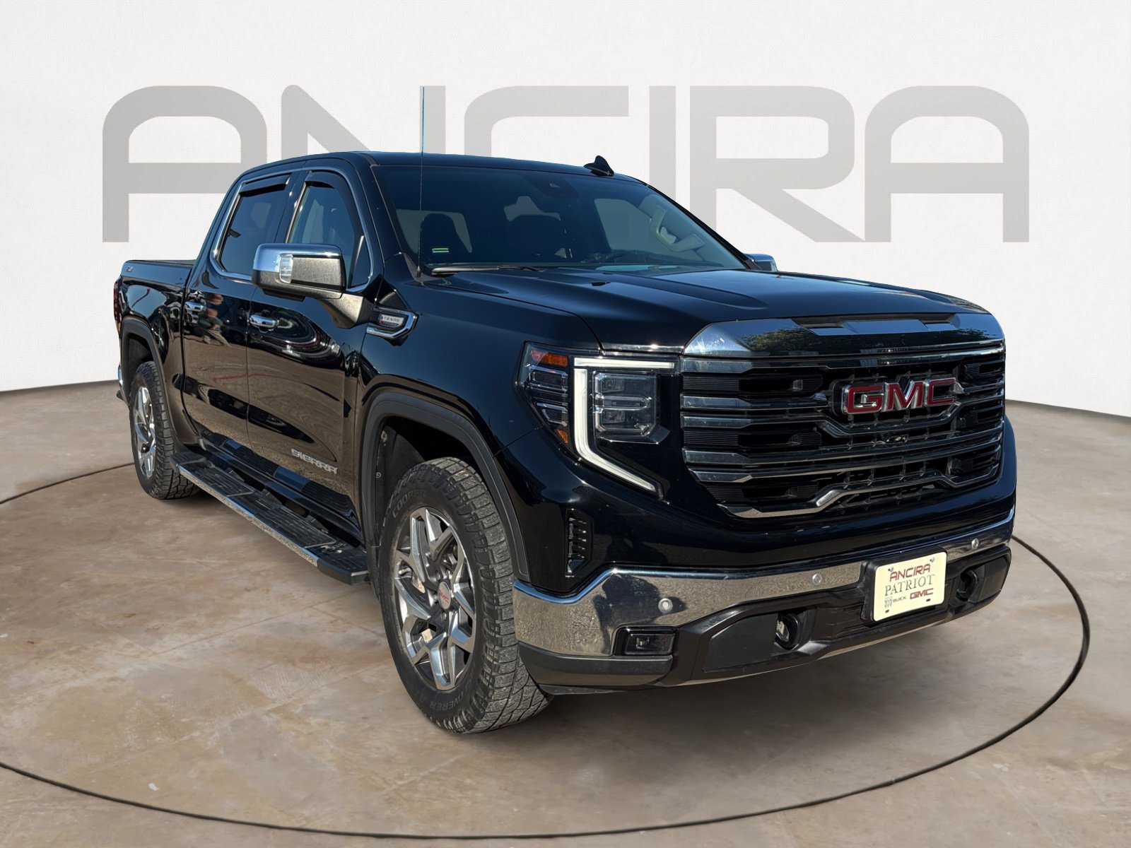 Used 2023 GMC Sierra 1500 SLT AWD/4WD image 4