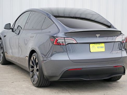 Used 2022 Tesla Model Y Performance image 48