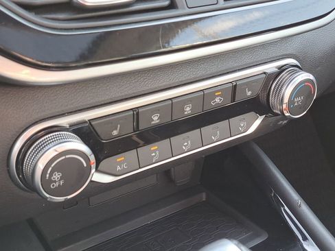 Used 2023 Nissan Altima 2.5 SR w/ SR Premium Package image 12