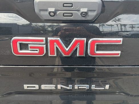 Used 2023 GMC Sierra 1500 Denali w/ Denali Reserve Package AWD/4WD image 11