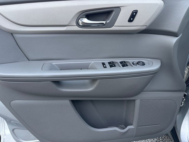 Used 2016 Chevrolet Traverse LS FWD image 14