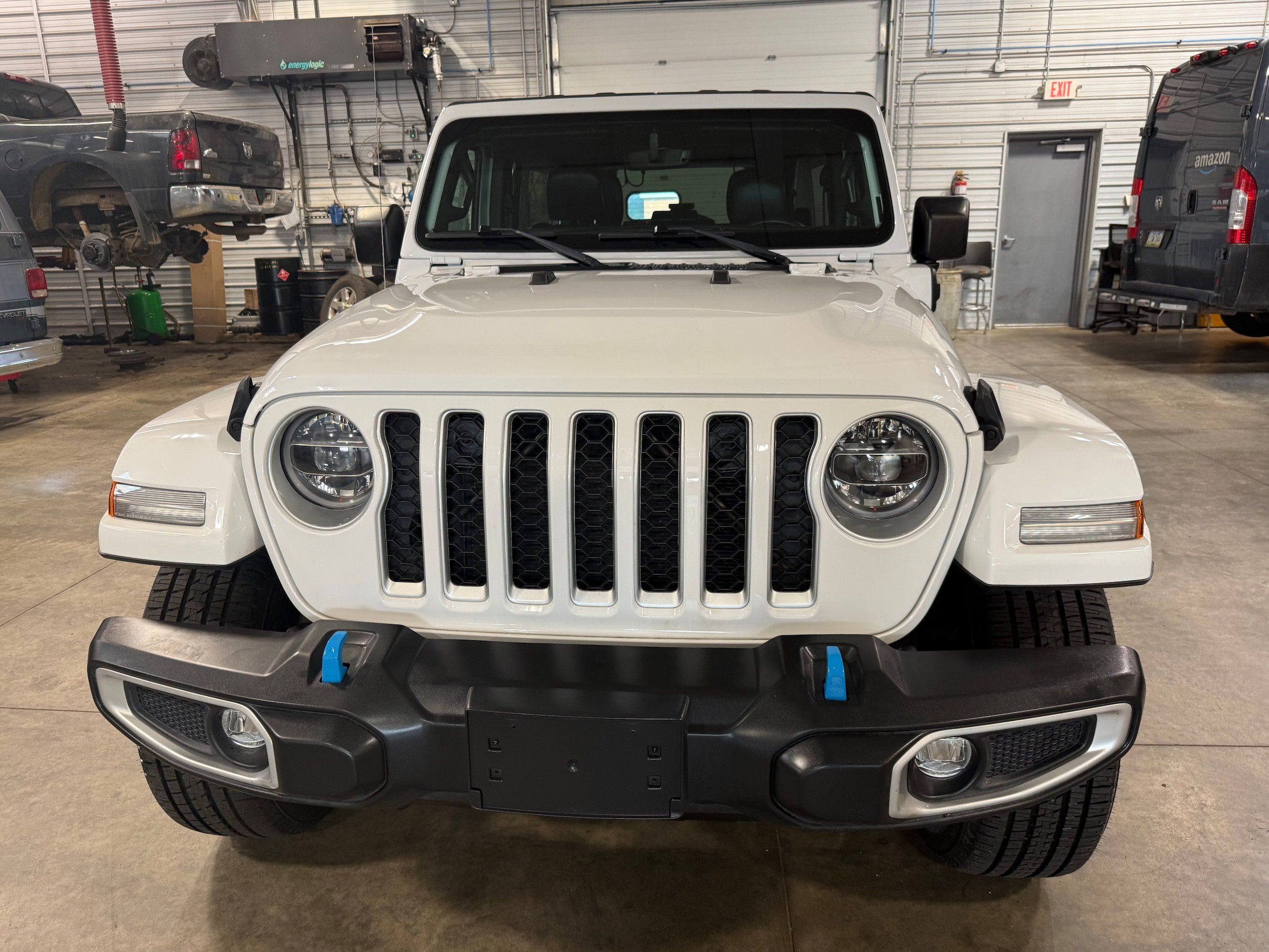 Used 2022 Jeep Wrangler Unlimited Sahara w/ Cold Weather Group AWD/4WD image 36