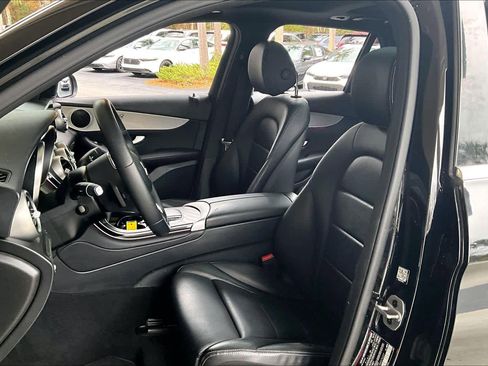 Used 2022 Mercedes-Benz GLC 300 image 7