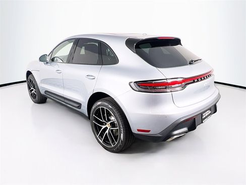 New 2026 Porsche Macan image 3