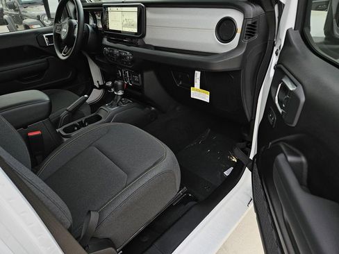 New 2026 Jeep Gladiator Sport AWD/4WD image 7