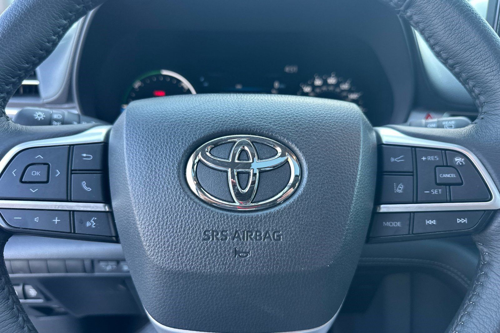 Used 2026 Toyota Sienna XLE FWD image 28