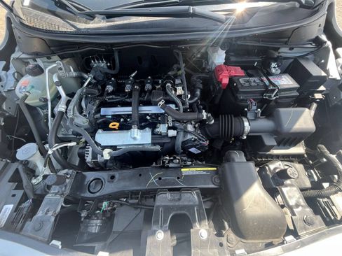 Used 2025 Nissan Versa SV FWD image 32