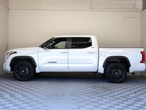 Used 2025 Toyota Tundra Limited AWD/4WD image 7