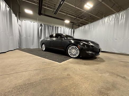 Used 2015 Lincoln MKZ w/ Equipment Group 102A Reserve image 4