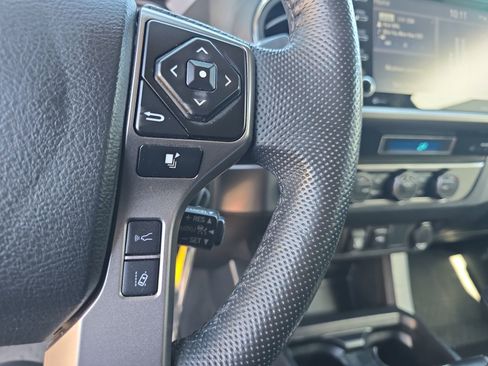 Used 2022 Toyota Tacoma SR5 w/ Technology Package AWD/4WD image 17
