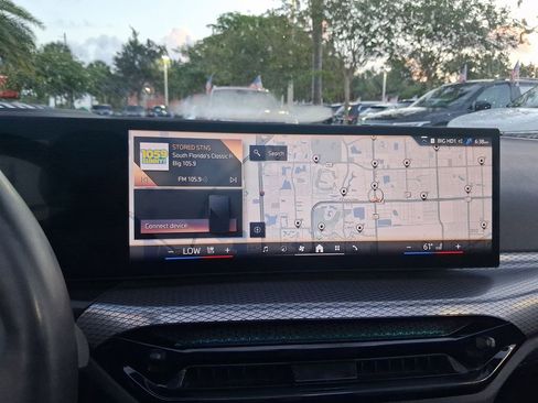 Used 2025 BMW 430i Convertible w/ Premium Package RWD image 17