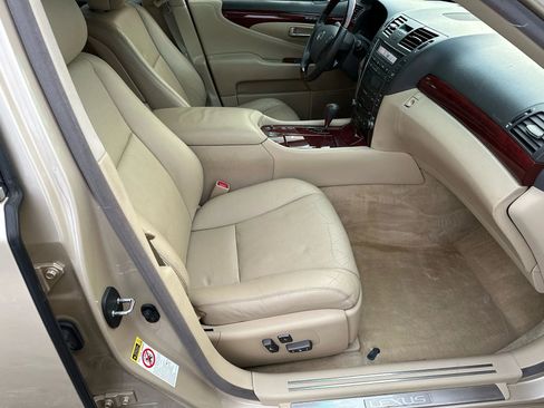 Used 2007 Lexus LS 460 LS 460 Sedan 4D image 12