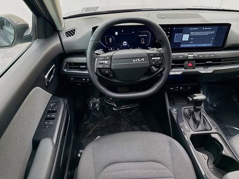 Used 2025 Kia K4 EX image 20