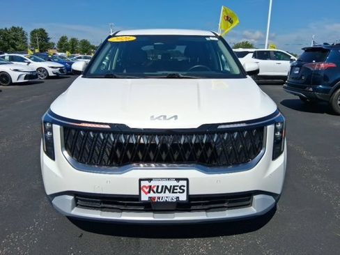 Used 2026 Kia Carnival FWD image 13