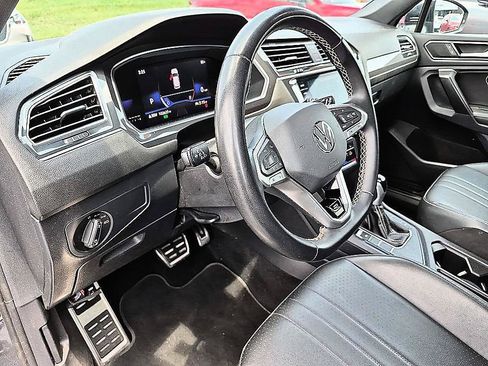 Used 2023 Volkswagen Tiguan SE R-Line FWD image 16