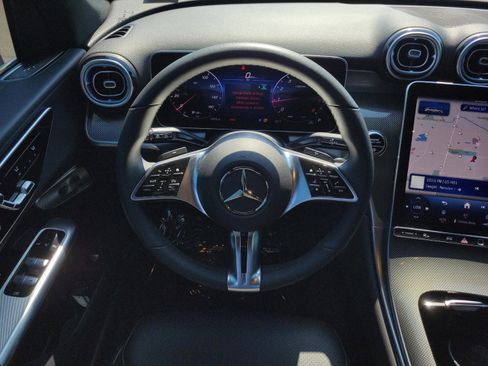 Certified 2025 Mercedes-Benz GLC 300 4MATIC image 17