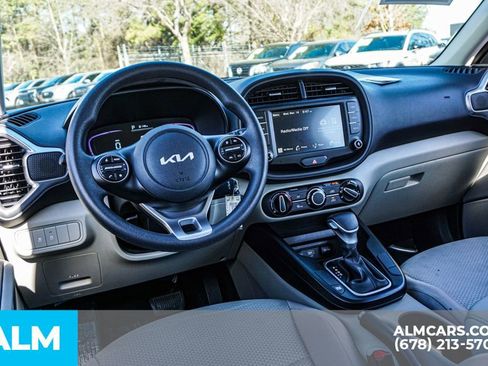Used 2025 Kia Soul LX FWD image 28