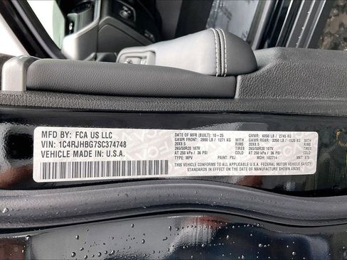 New 2025 Jeep Grand Cherokee Limited image 8