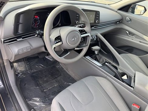 Used 2021 Hyundai Elantra SEL w/ Cargo Package image 9