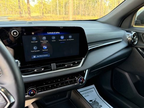 Used 2025 Chevrolet Equinox LT w/ Convenience Package II image 19