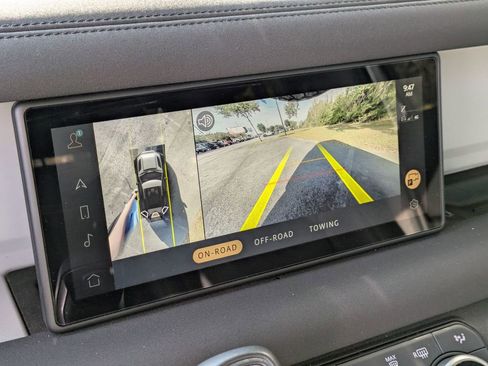 Used 2023 Land Rover Defender 90 S image 24