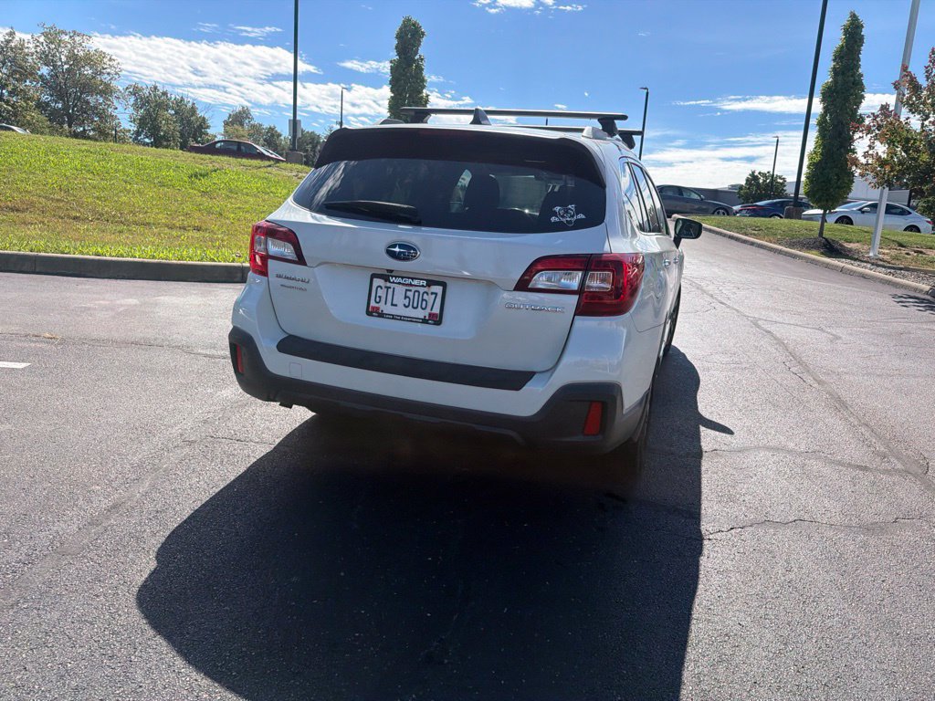 Used 2019 Subaru Outback 2.5i Touring w/ Popular Package #3A AWD/4WD image 12