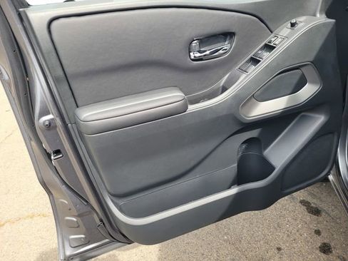 New 2026 Nissan Frontier SV image 8