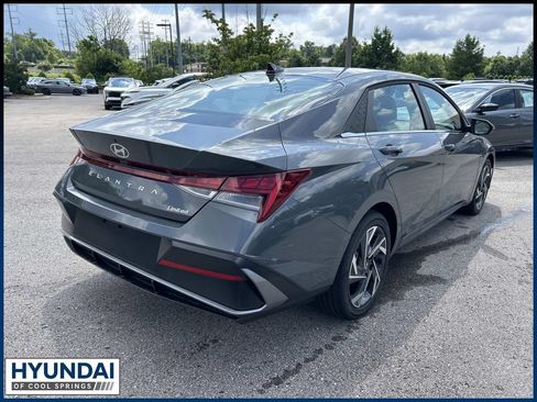 New 2026 Hyundai Elantra Limited FWD image 7