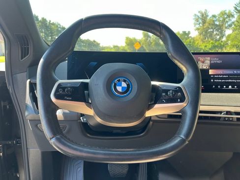 Used 2024 BMW iX xDrive50 w/ Sport Package AWD/4WD image 33
