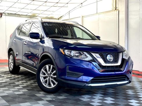 Used 2020 Nissan Rogue SV FWD image 1