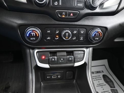 Certified 2023 GMC Terrain SLT image 17