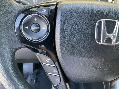 Used 2017 Honda Accord LX image 28