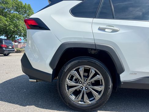 Used 2022 Toyota RAV4 XLE Premium AWD/4WD image 30