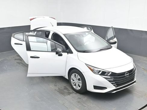 Used 2023 Nissan Versa S FWD image 47