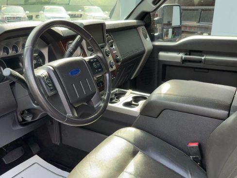 Used 2015 Ford F250 Lariat w/ Lariat Interior Package AWD/4WD image 9