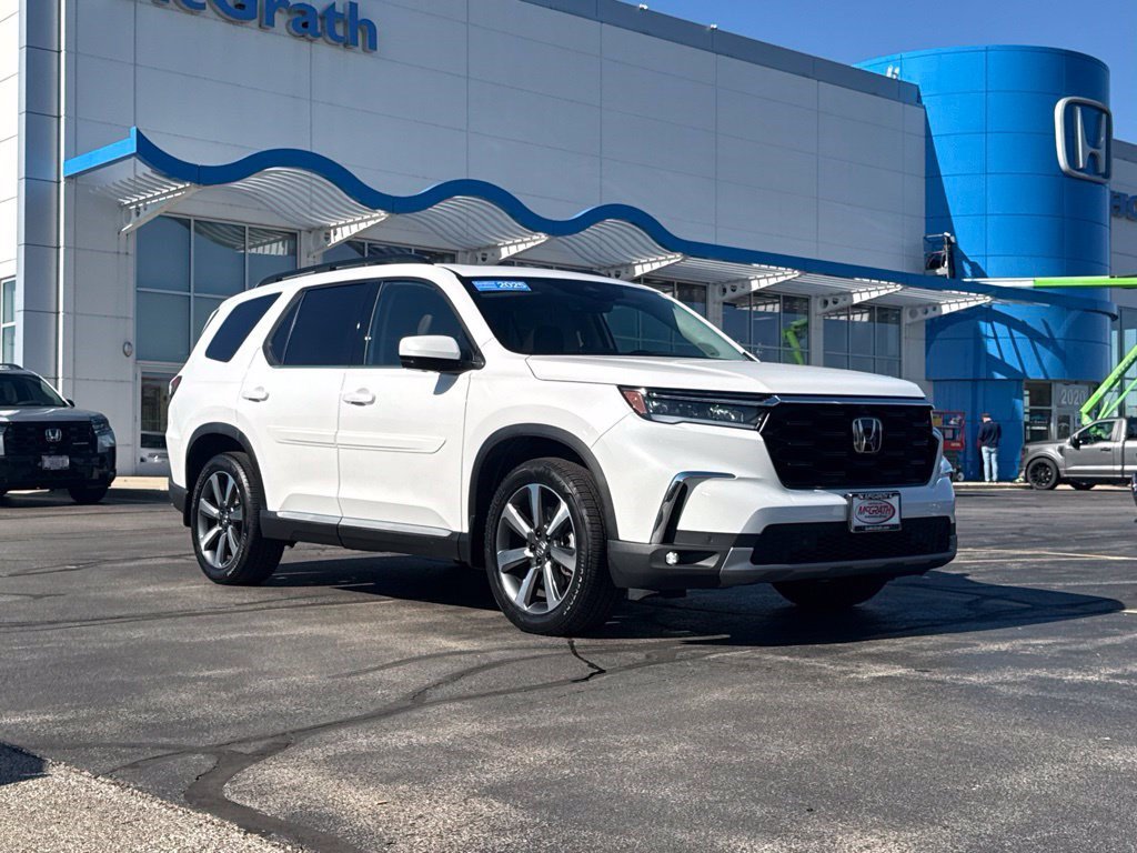 Certified 2025 Honda Pilot Elite image 3