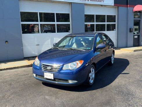Used 2010 Hyundai Elantra SE FWD image 2