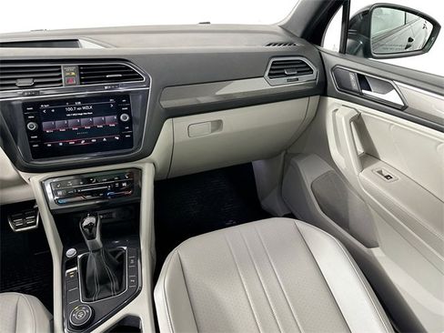 Used 2022 Volkswagen Tiguan SE R-Line image 24