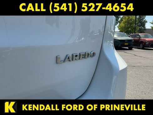 Used 2019 Jeep Grand Cherokee Laredo AWD/4WD image 27