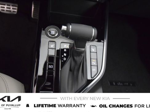 New 2025 Kia Niro EX Touring image 24