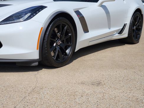 Used 2016 Chevrolet Corvette Z06 w/ 3LZ Preferred Equipment Group RWD image 12